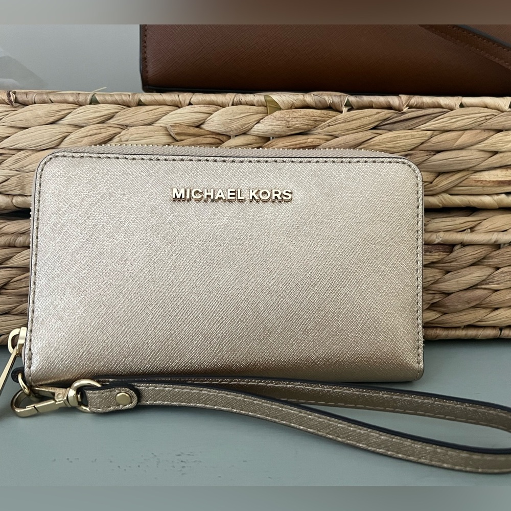 Michael Kors Wallet/Wristlet
